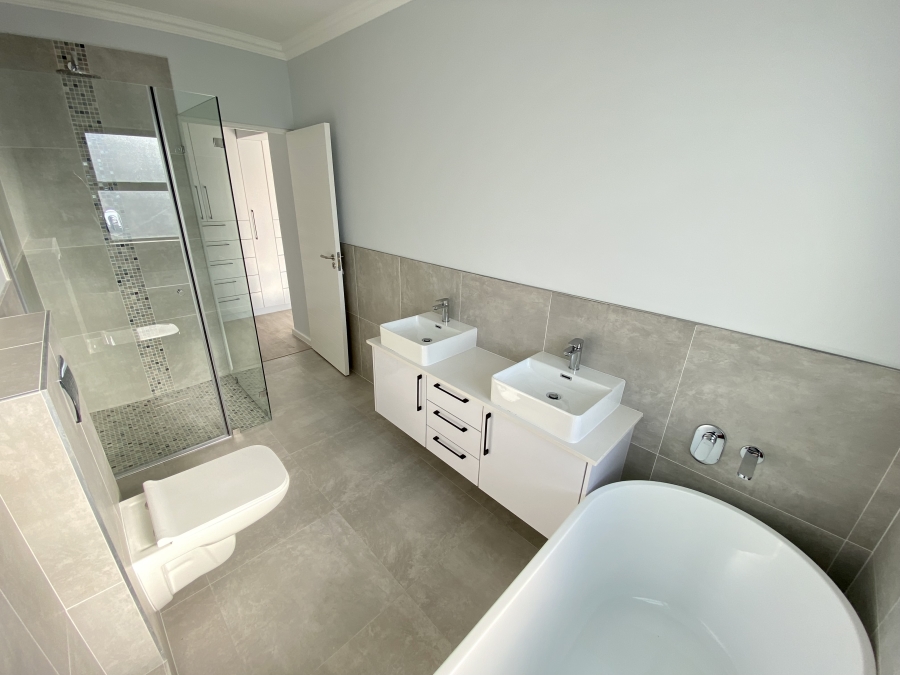 4 Bedroom Property for Sale in Sandown Western Cape